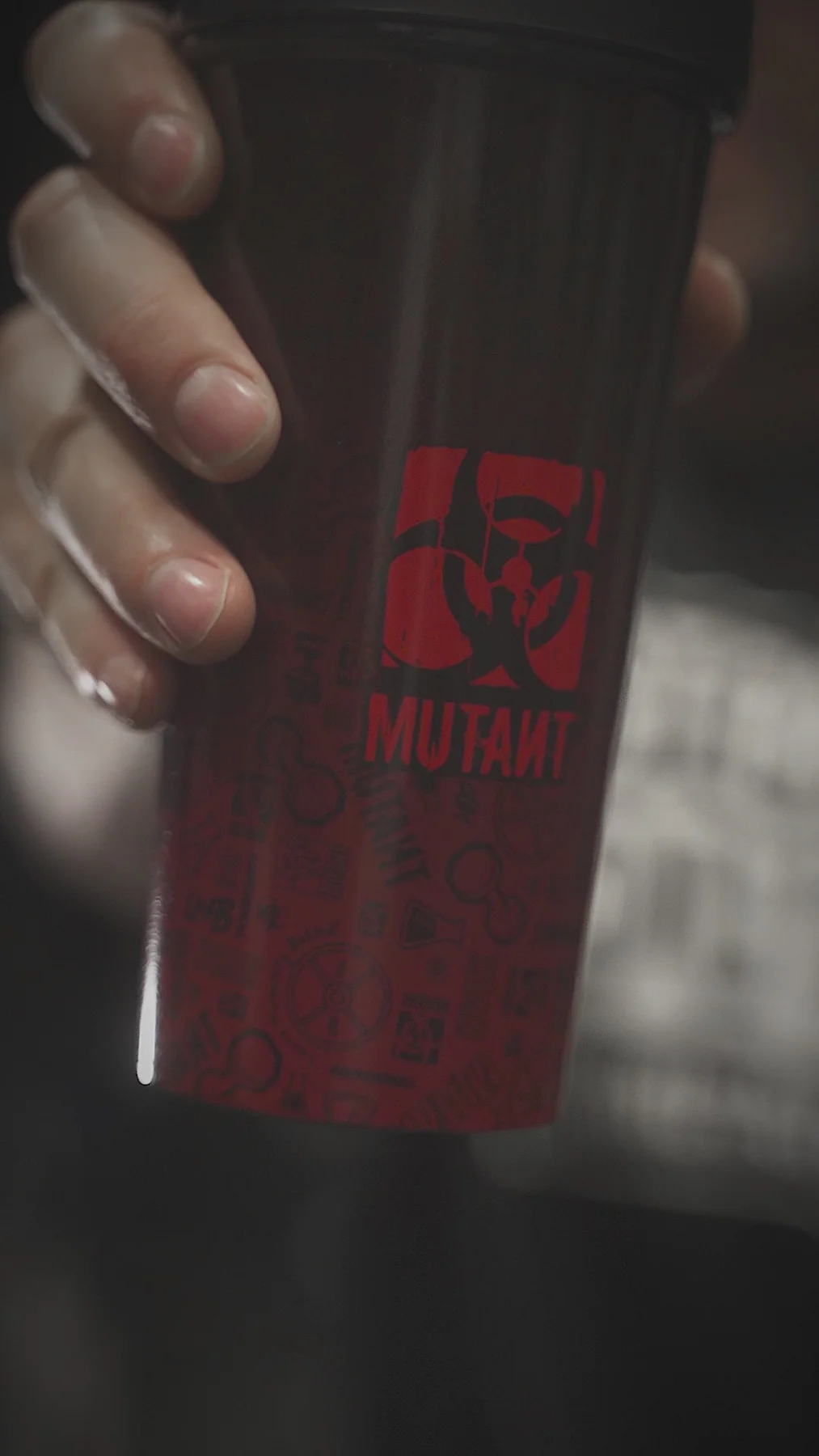 SEEING RED 摇摇杯